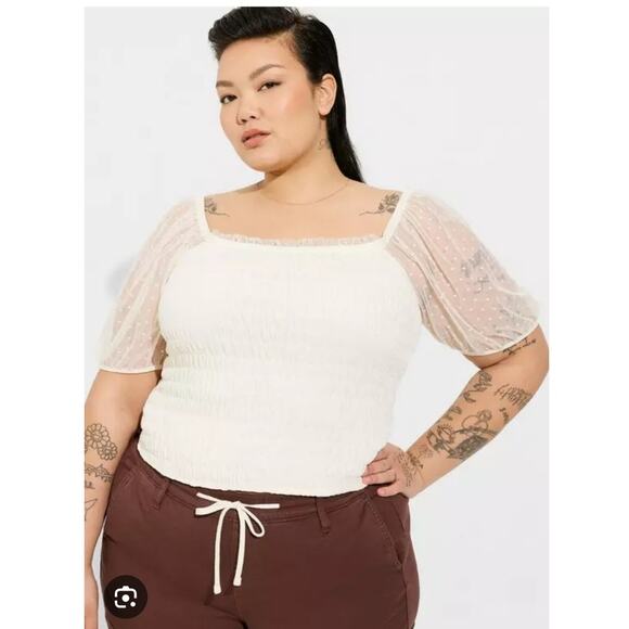 Torrid 2 Women 2x Ivory Dot Mesh Square Neck Smocked Crop Top New! - Picture 1 of 10
